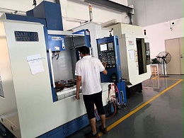 欧亿8制造模具车间CNC